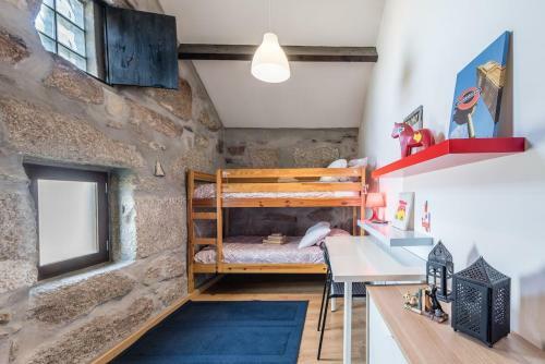 Pequena Casa R�stica Com Piscina