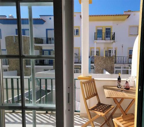 Hostal Peniche Surf Lodge 2