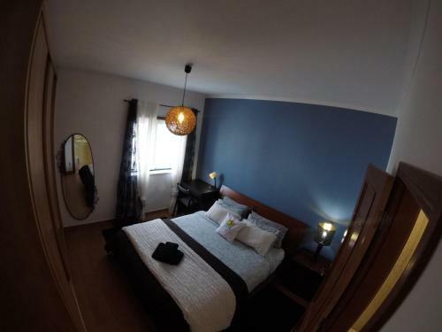 Hostal Peniche Surf Lodge 2