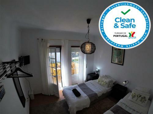Hostal Peniche Surf Lodge 2