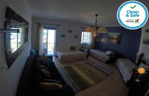 Hostal Peniche Surf Lodge 2