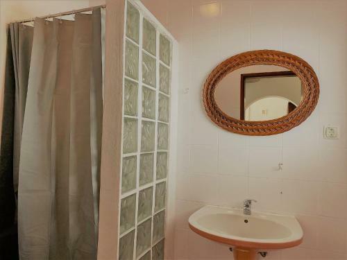 Superb Villa In Baleal W/ Patio, Parking & 5 Brs