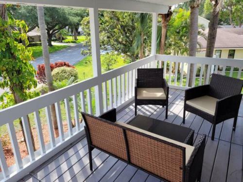 Remodeled 4br Pool Home/img Golf View/near Beaches
