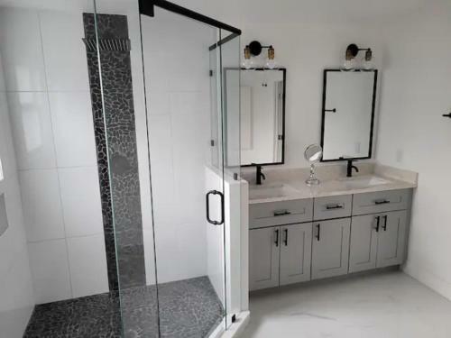 Remodeled 4br Pool Home/img Golf View/near Beaches
