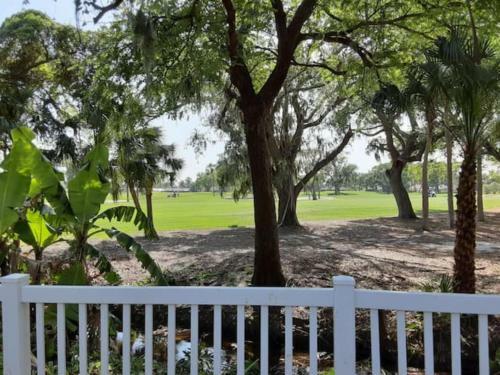 Remodeled 4br Pool Home/img Golf View/near Beaches