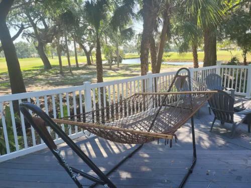 Remodeled 4br Pool Home/img Golf View/near Beaches