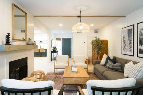Remodeled 4br Pool Home/img Golf View/near Beaches