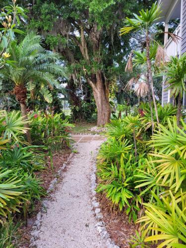 Remodeled 4br Pool Home/img Golf View/near Beaches
