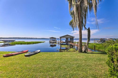 Lavish Clermont Home With Infinity Pool And Docks