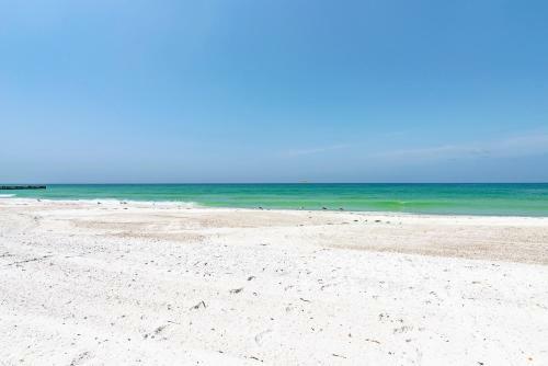 Ami Gulf Lookout