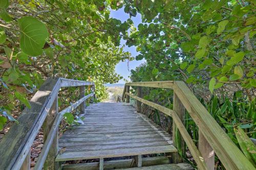 Chic Cocoa Beach Oasis - Steps To Atlantic!