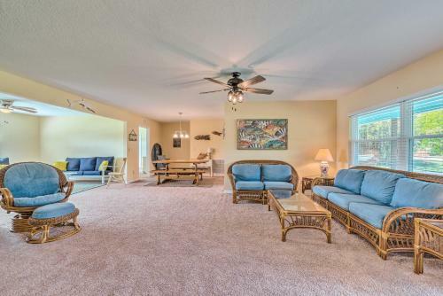 Vivid Crystal River Home With Screened-in Porch