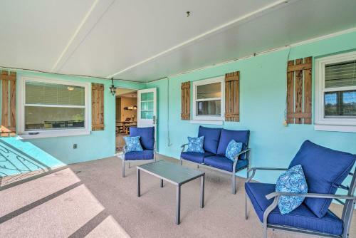 Vivid Crystal River Home With Screened-in Porch