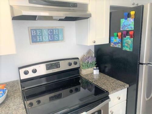 Beautiful Bright & Sparkling 2bed 1bath Beach Retreat - Unit 212