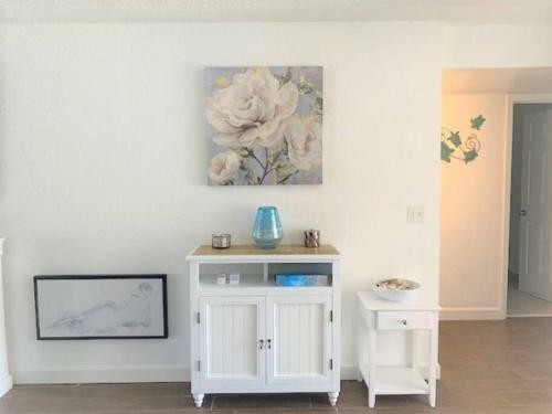 Beautiful Bright & Sparkling 2bed 1bath Beach Retreat - Unit 212