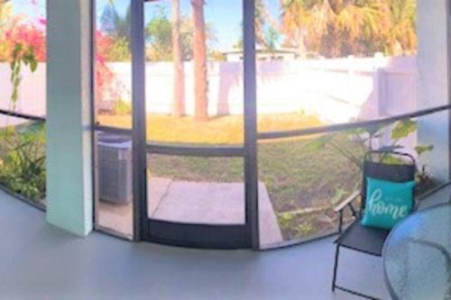 Beautiful Bright & Sparkling 2bed 1bath Beach Retreat - Unit 212