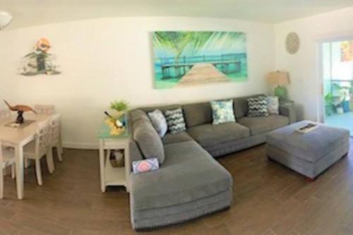 Beautiful Bright & Sparkling 2bed 1bath Beach Retreat - Unit 212