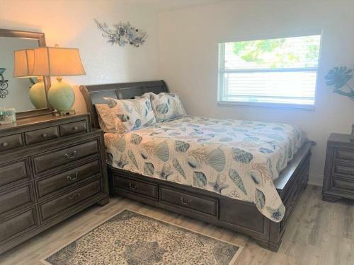 Bright And Beachy 2bed 1bath Home - Unit 210