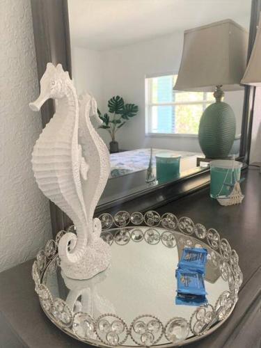Bright And Beachy 2bed 1bath Home - Unit 210