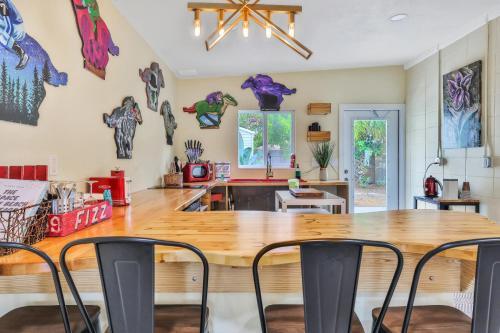 Artist's Beach Cottage