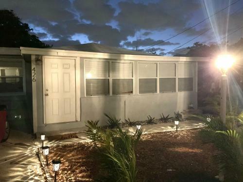 Central Location - Delray Downtown And Only 1 Mile To Beach