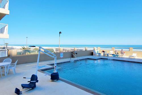 Castaways Beach Resort Condo Unit 514