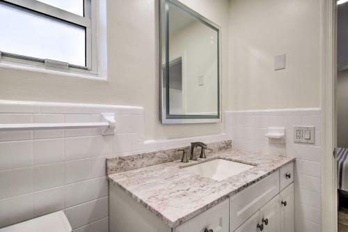 Deerfield Beach Home Near Golfing And Shopping!