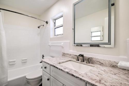 Deerfield Beach Home Near Golfing And Shopping!