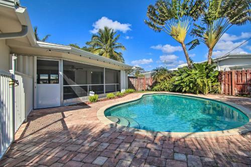 Deerfield Beach Home Near Golfing And Shopping!