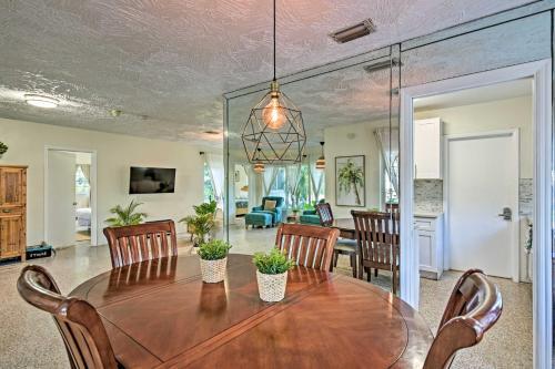 Boho Chic Home With Outdoor Oasis - Near Beach!