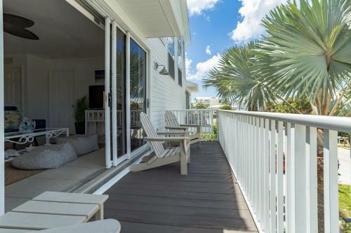 Apartamento Sunset Views + Steps From The Beach Duplex