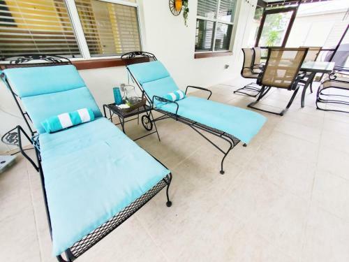 Robby's Roost - Charming 3 Bed 2 Bath Fort Myers Vacation Villa