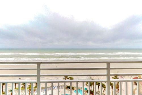 Ocean Walk 1008