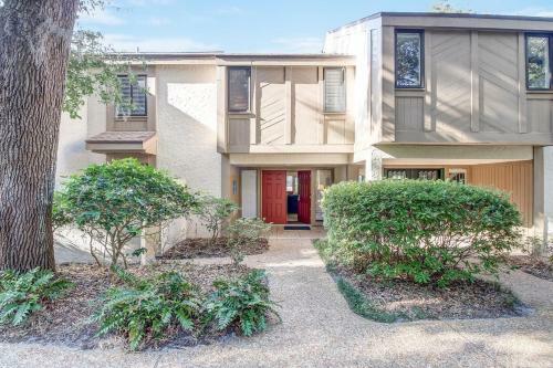 2098 Beach Wood