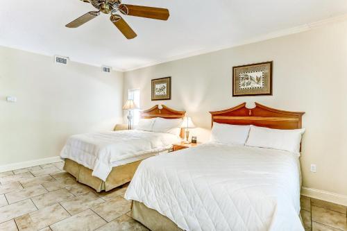 Tennis Villas III