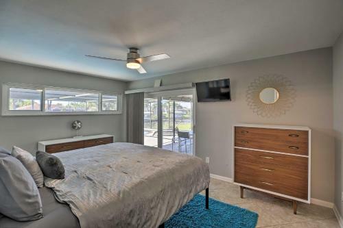 Canalfront Home With Dock Swim, Golf And Explore!