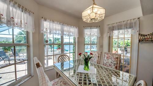 Lakeside At Cat Cay - Cape Coral - Roelens Vacations