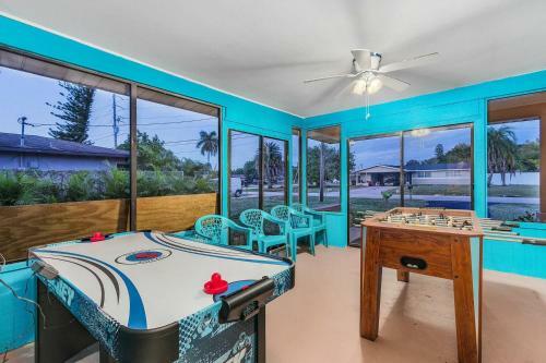 Bikini Bottom Bungalow - Heated Pool & Game Room - Roelens Vacations