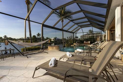 Custom Infinity Pool & Spa With Kayaks - Villa Bella Del Sol - Roelens Vacations
