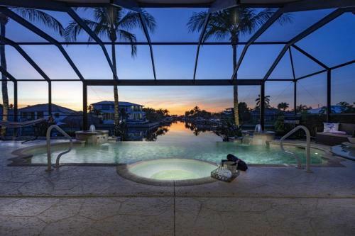Custom Infinity Pool & Spa With Kayaks - Villa Bella Del Sol - Roelens Vacations