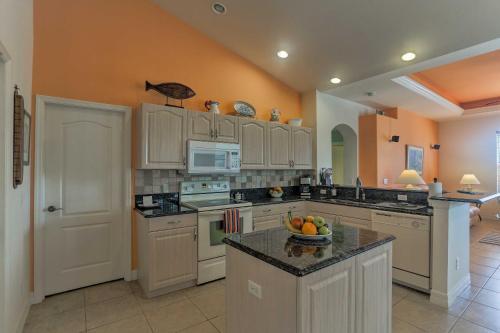 Spacious Cape Coral House With Private Infinity Pool