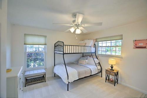 Cozy Home With Private Yard, 1 Block To Canal!