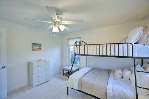 Cozy Home With Private Yard, 1 Block To Canal!