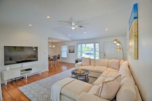 Cozy Home With Private Yard, 1 Block To Canal!