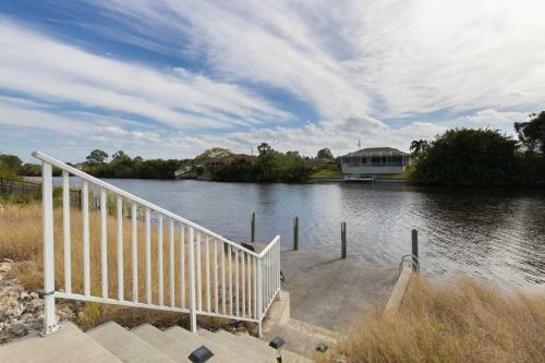 Waterfront Villa With Heated Pool - Villa Wine Down - Roelens Vacations