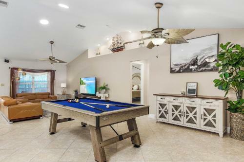 Private Waterfront Villa Heated Pool Pool Table Villa Heat Wave - Roelens Vacations