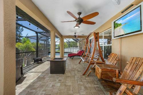Private Waterfront Villa Heated Pool Pool Table Villa Heat Wave - Roelens Vacations