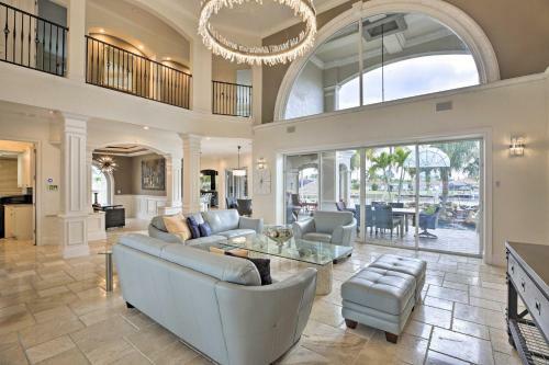 Luxe Cape Coral Escape With Boat Dock And Cabana!