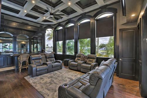 Luxe Cape Coral Escape With Boat Dock And Cabana!