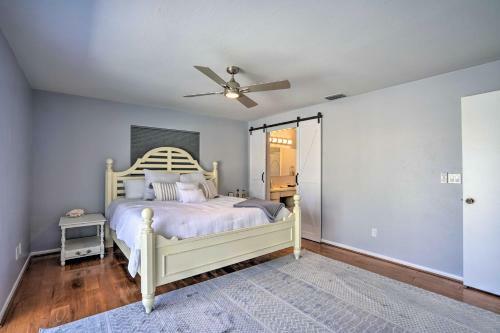 Beachy Cape Coral Home - Swim, Fish, Boat!